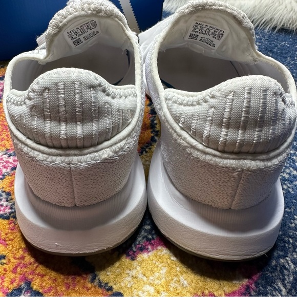 Adidas Swift Run X Triple White Sneakers sz 9 - Picture 6 of 10